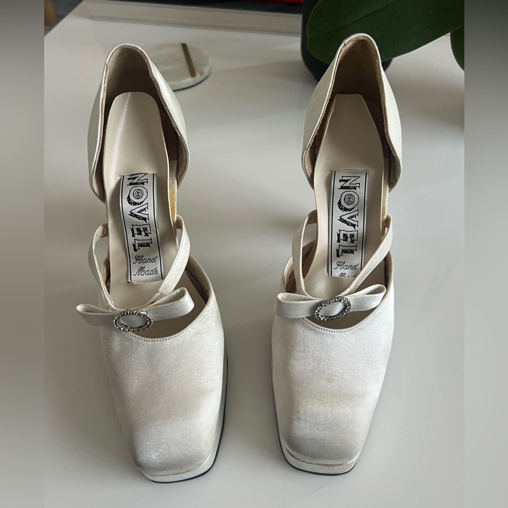 VINTAGE CUSTOM Novel White Satin Bow Rhinestone Heels Pumps Handmade 90s Y2K